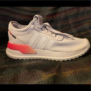 women’s adidas shoes size 8